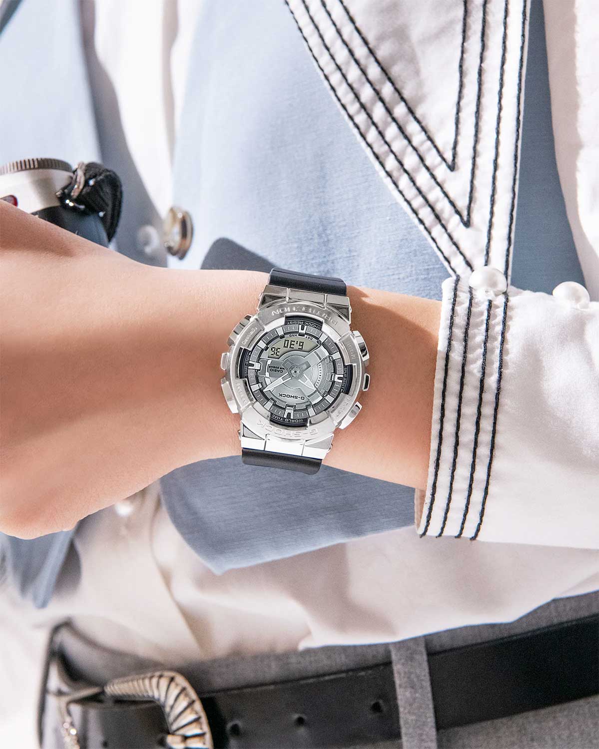 Casio Casio G-Shock GM-S110-1ADR (GM-S110-1A) GM, наручные мужские часы фото под углом