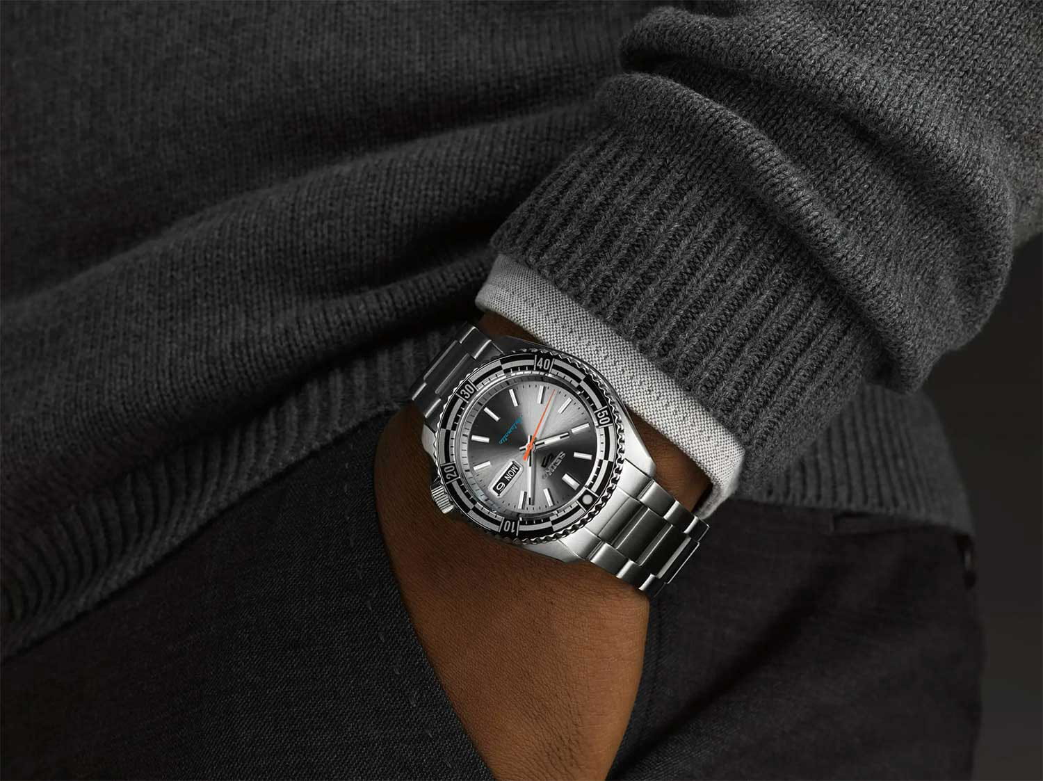 Seiko Seiko 5 Sports SRPK09K1 механические мужские часы часы крупный план серый циферблата