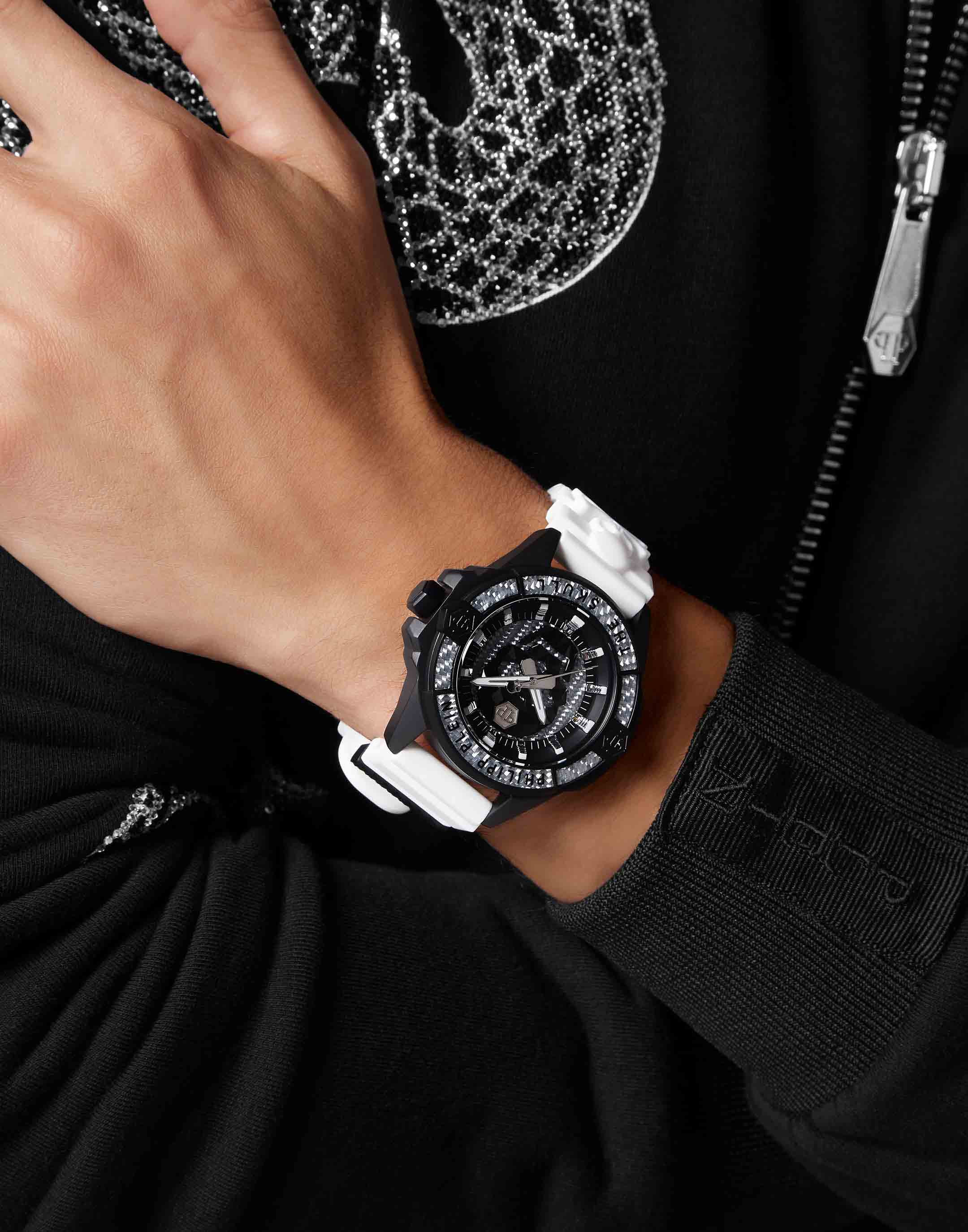 Philipp Plein Philipp Plein The Skull Carbon Fiber PWAAA1822 , наручные мужские часы фото под углом