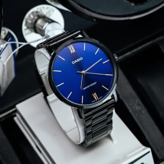 Casio Casio Collection MTP-VT01B-2BUDF (MTP-VT01B-2B) кварцевые мужские часы часы крупный план синий циферблата