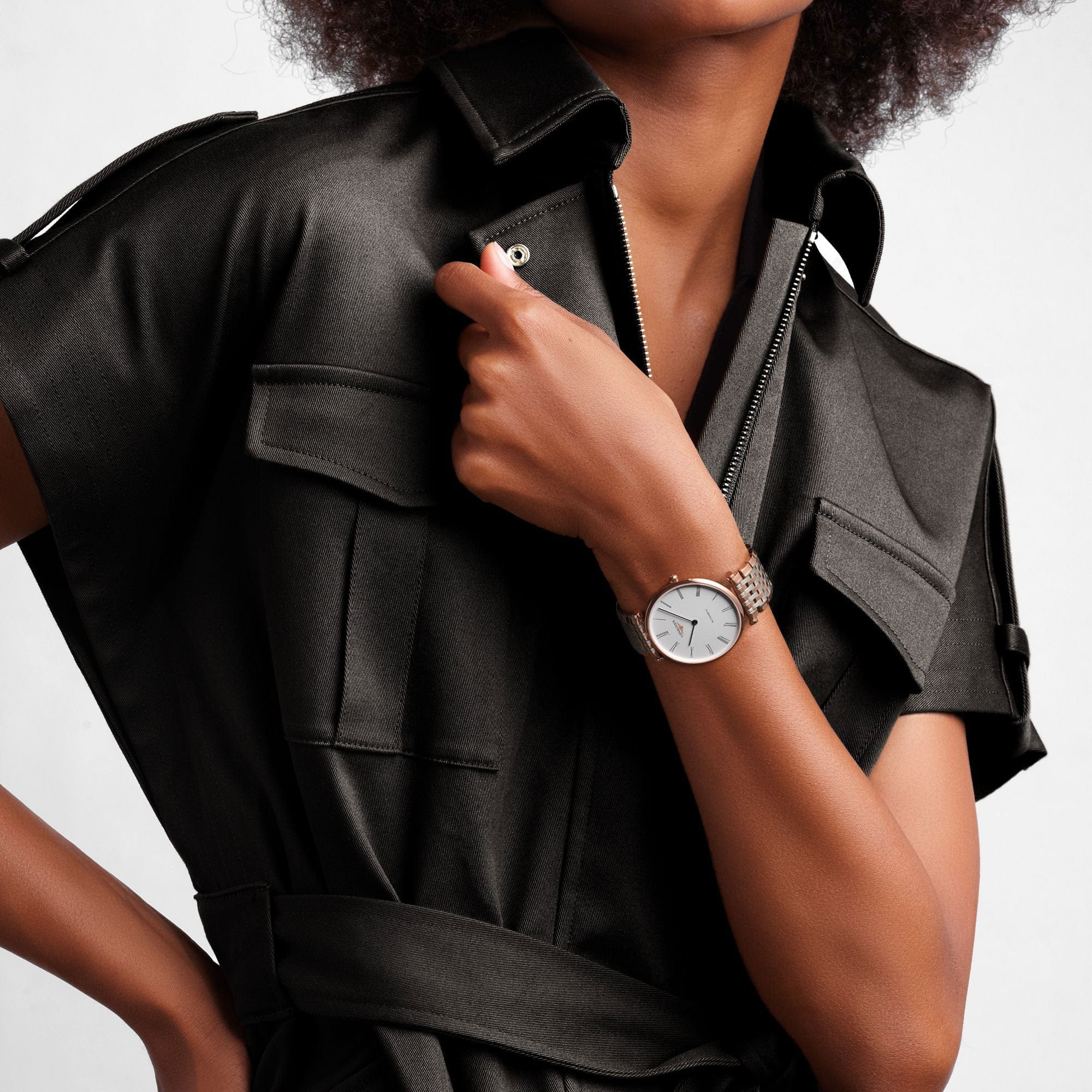 Longines La Grande Classique de Longines L4.918.1.91.7 мужские часы белый циферблат на запястье