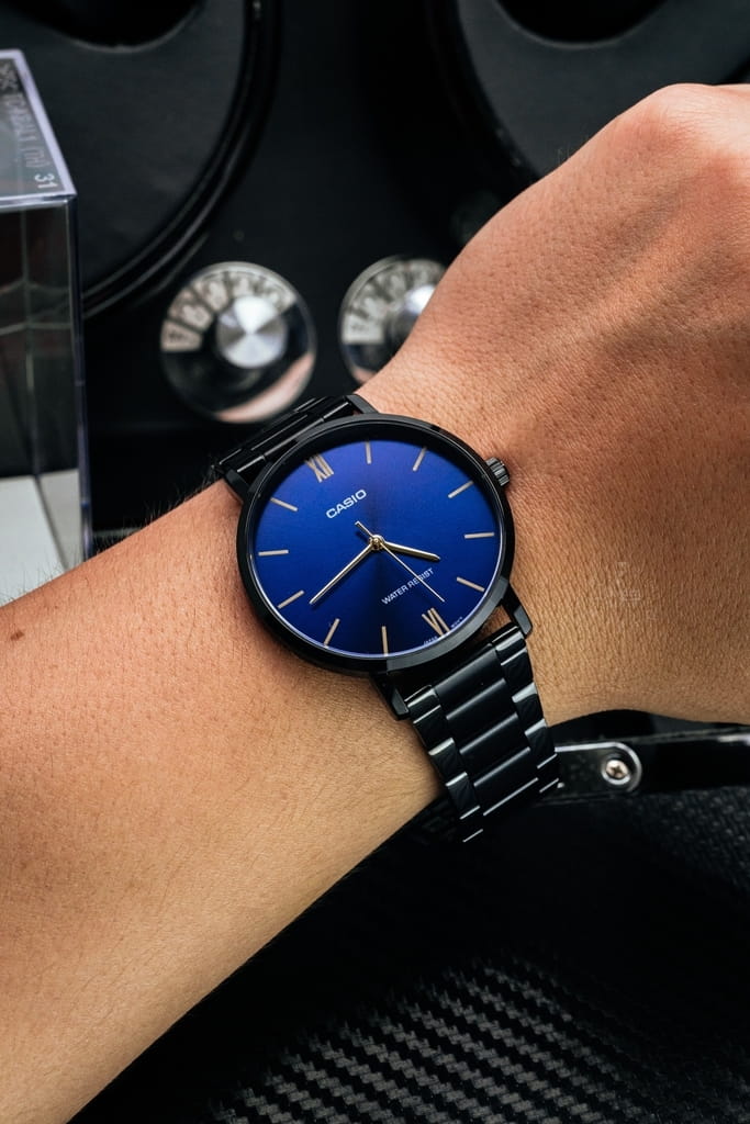 Casio Casio Collection MTP-VT01B-2BUDF (MTP-VT01B-2B) , наручные мужские часы фото под углом