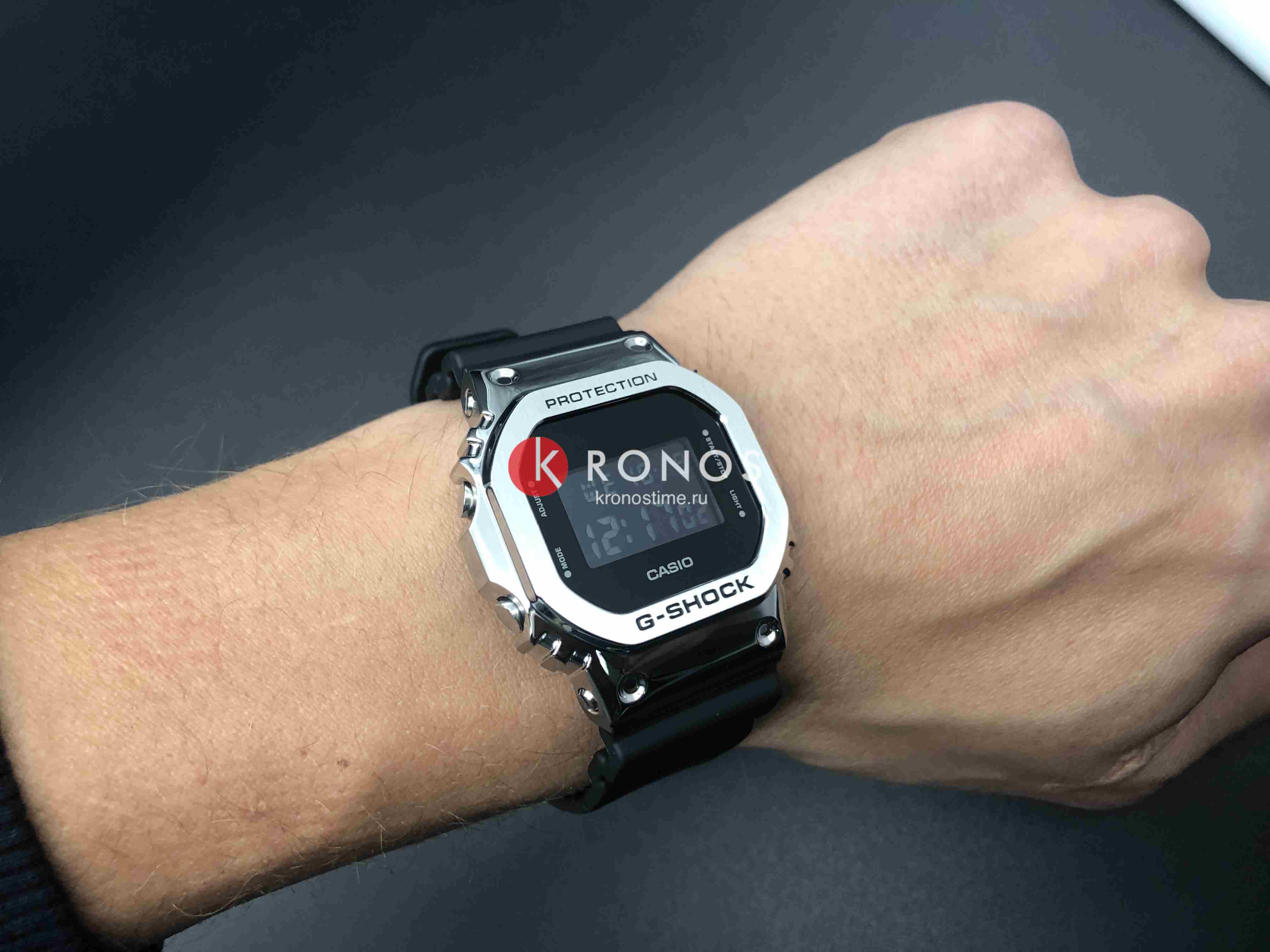 Оригинальная модель Casio Casio G-Shock GM-5600-1 в полной комплектации