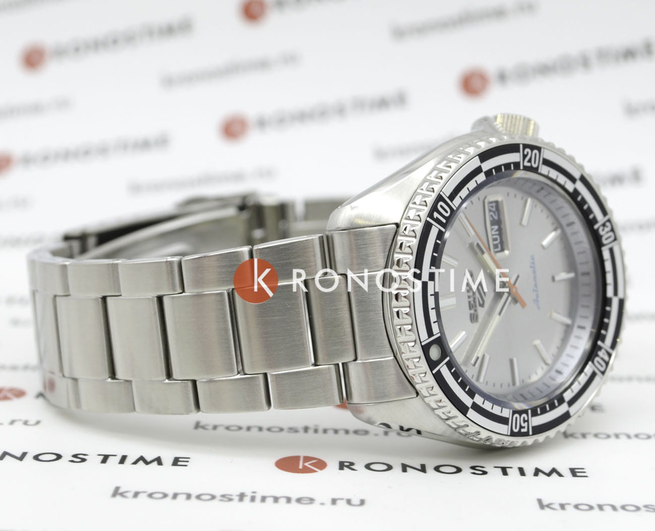 Seiko Seiko 5 Sports SRPK09K1, 5 sports япония мужские часы на браслете нержавеющая сталь боковой вид