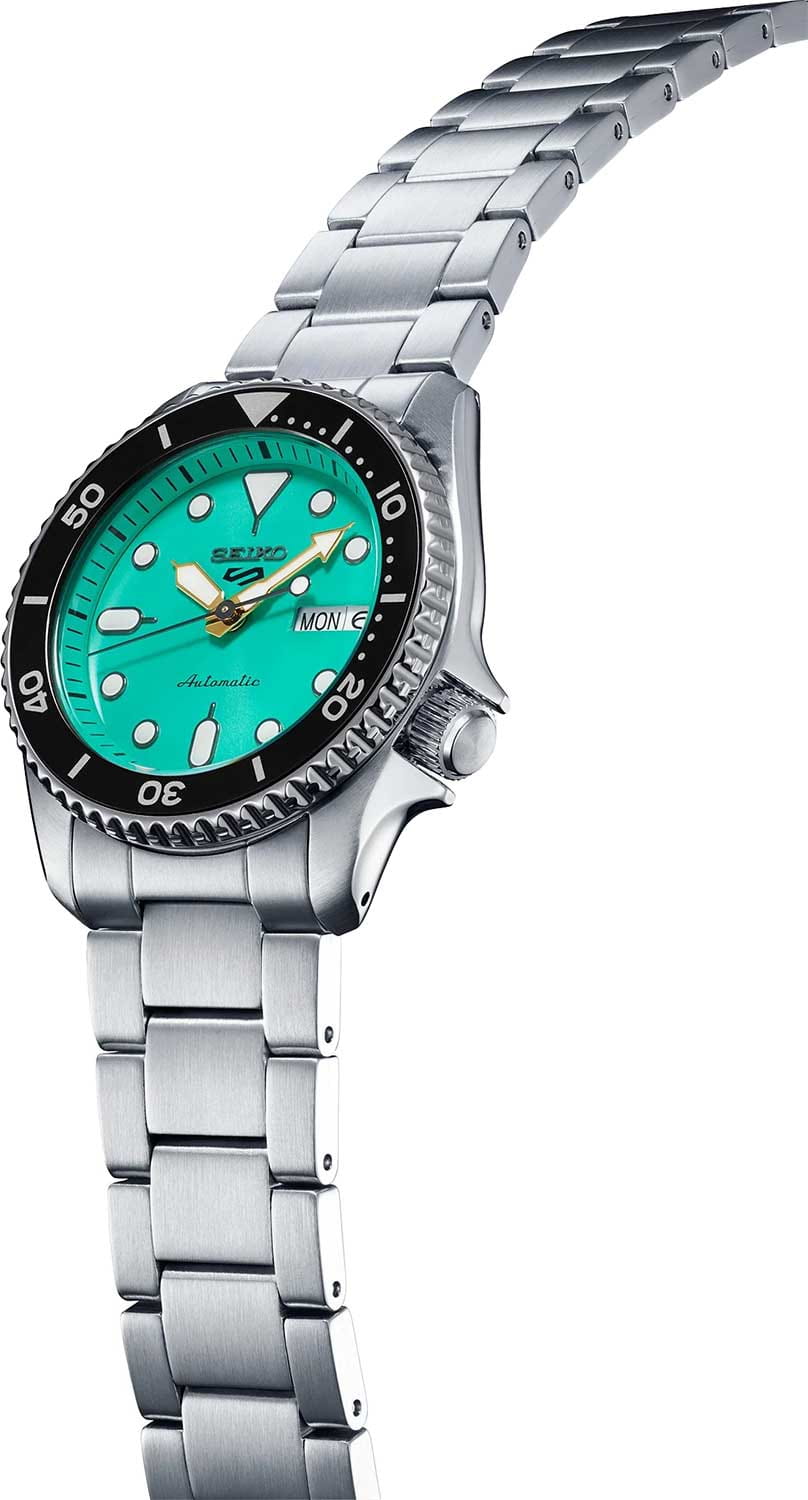 Seiko Seiko 5 Sports SRPK33K1  — детали корпуса и нержавеющая сталь