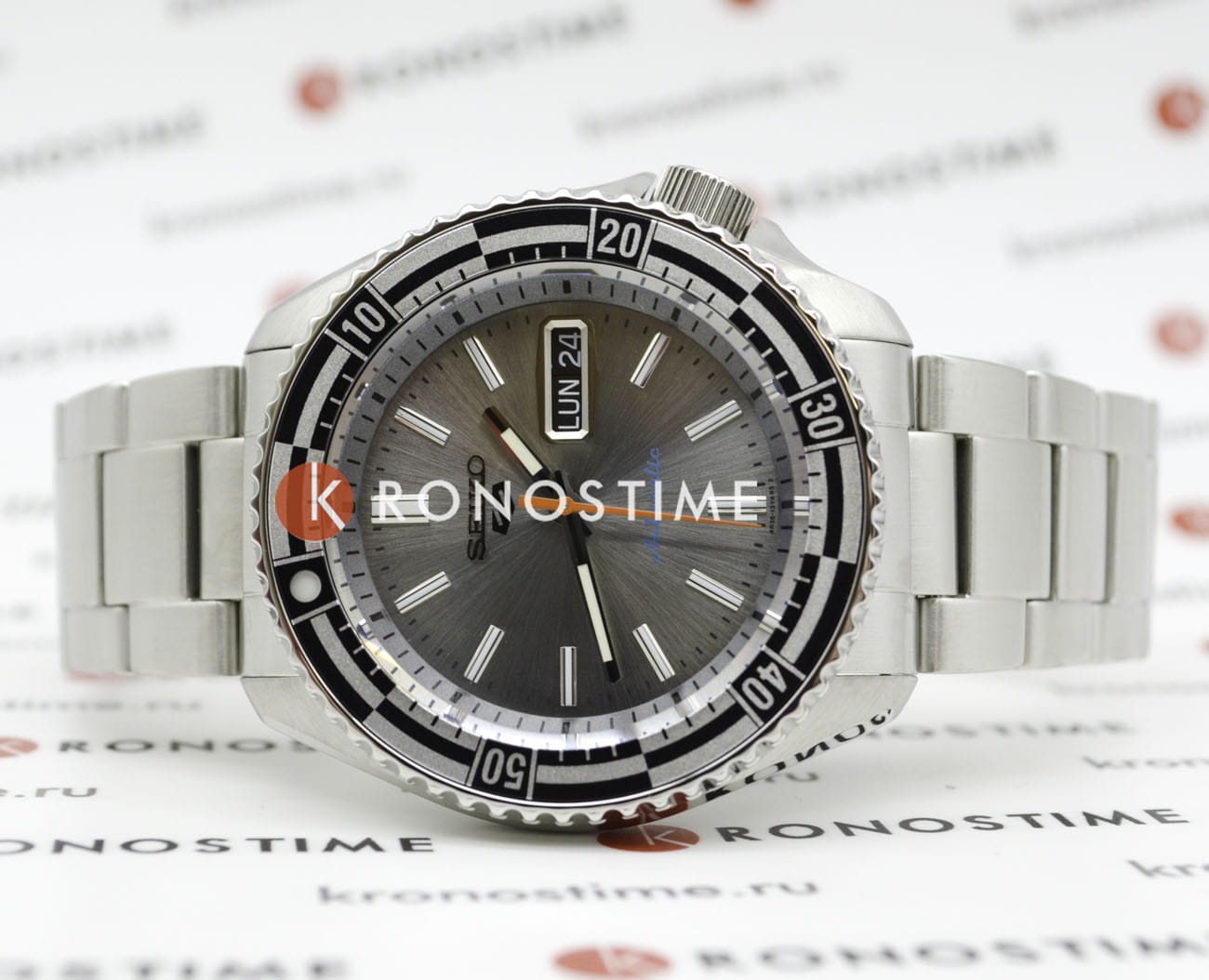 Seiko Seiko 5 Sports SRPK09K1 , наручные мужские часы фото под углом