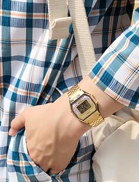 Casio Casio Vintage LA680WGA-4C, vintage япония женские часы на браслете сталь с ip покрытием боковой вид