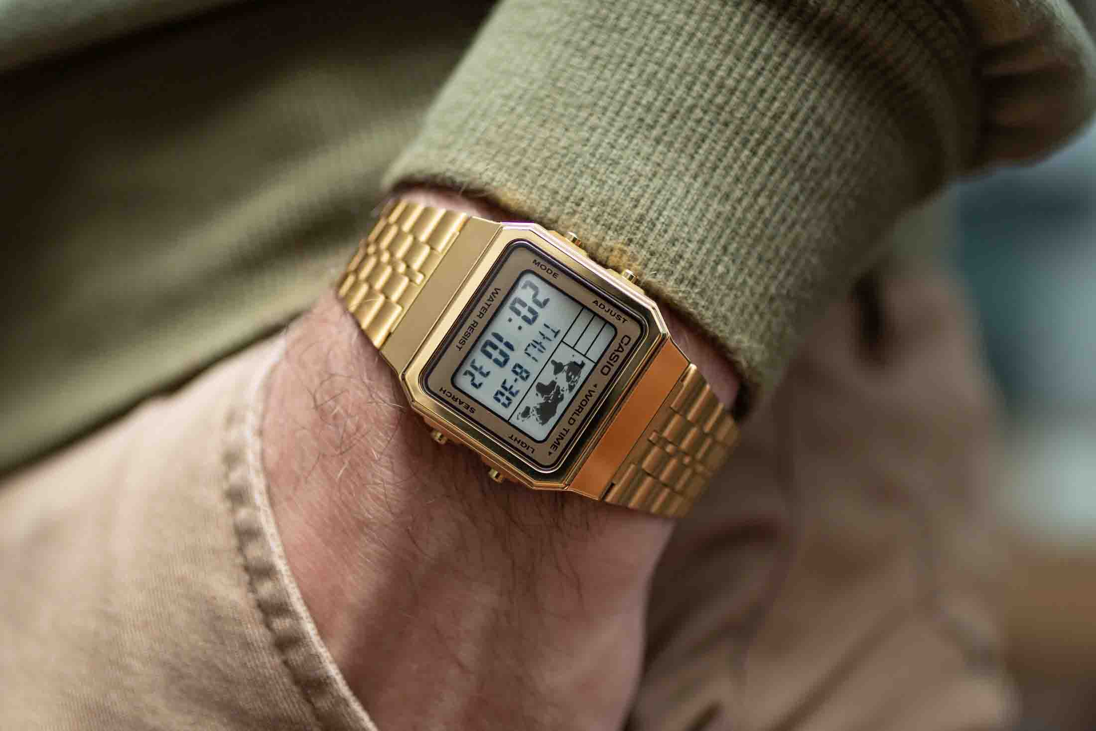 Casio Casio Vintage A500WGA-9D (A500WGA-9), vintage япония мужские часы на браслете нержавеющая сталь боковой вид