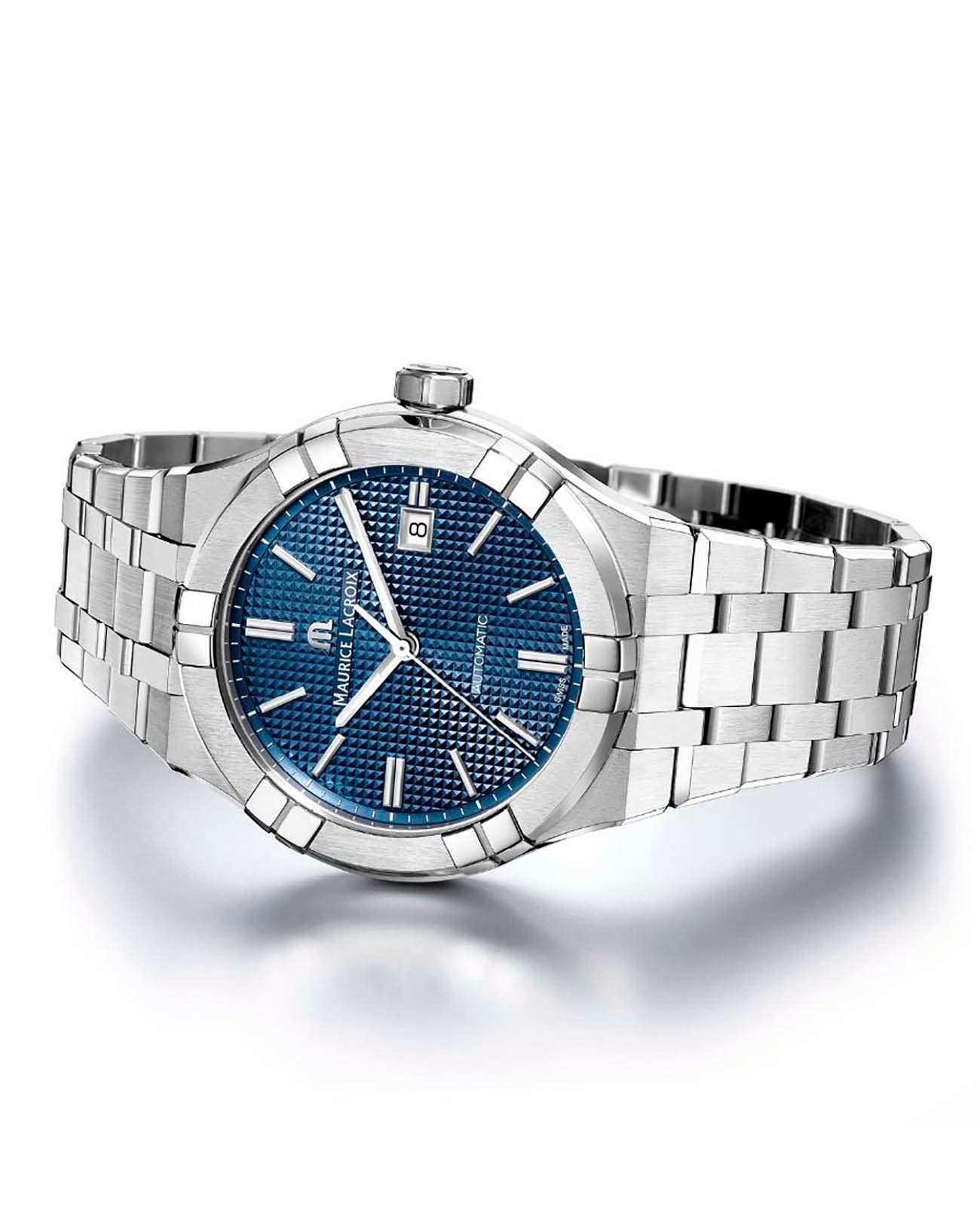 Maurice Lacroix AI6008-SS002-430-1 мужские часы застежка крупным планом