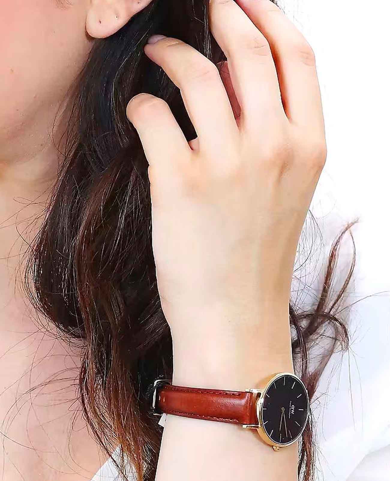 Daniel Wellington Daniel Wellington Petite DW00100548 , наручные женские часы фото под углом