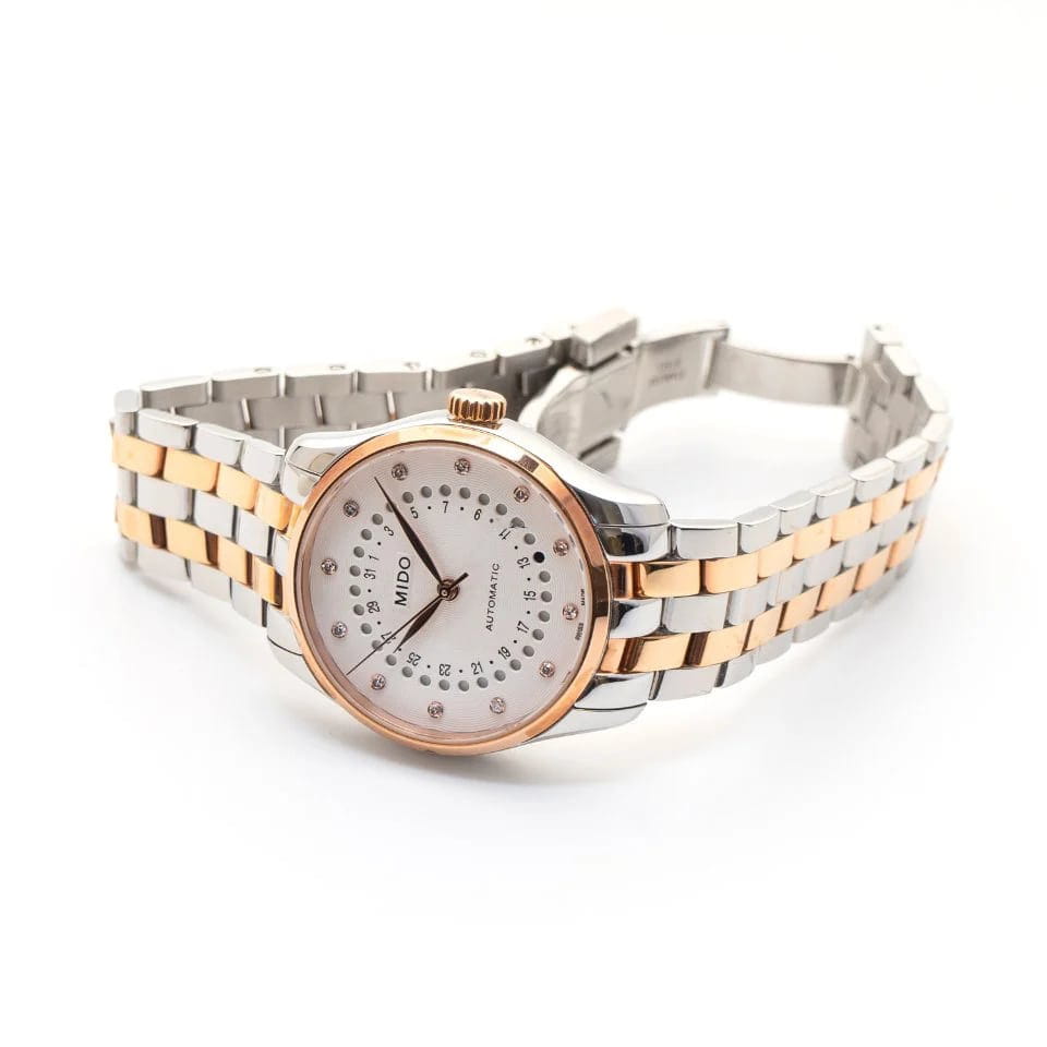 Mido Mido Belluna II M024.207.22.036.00 механические женские часы часы крупный план белый циферблата