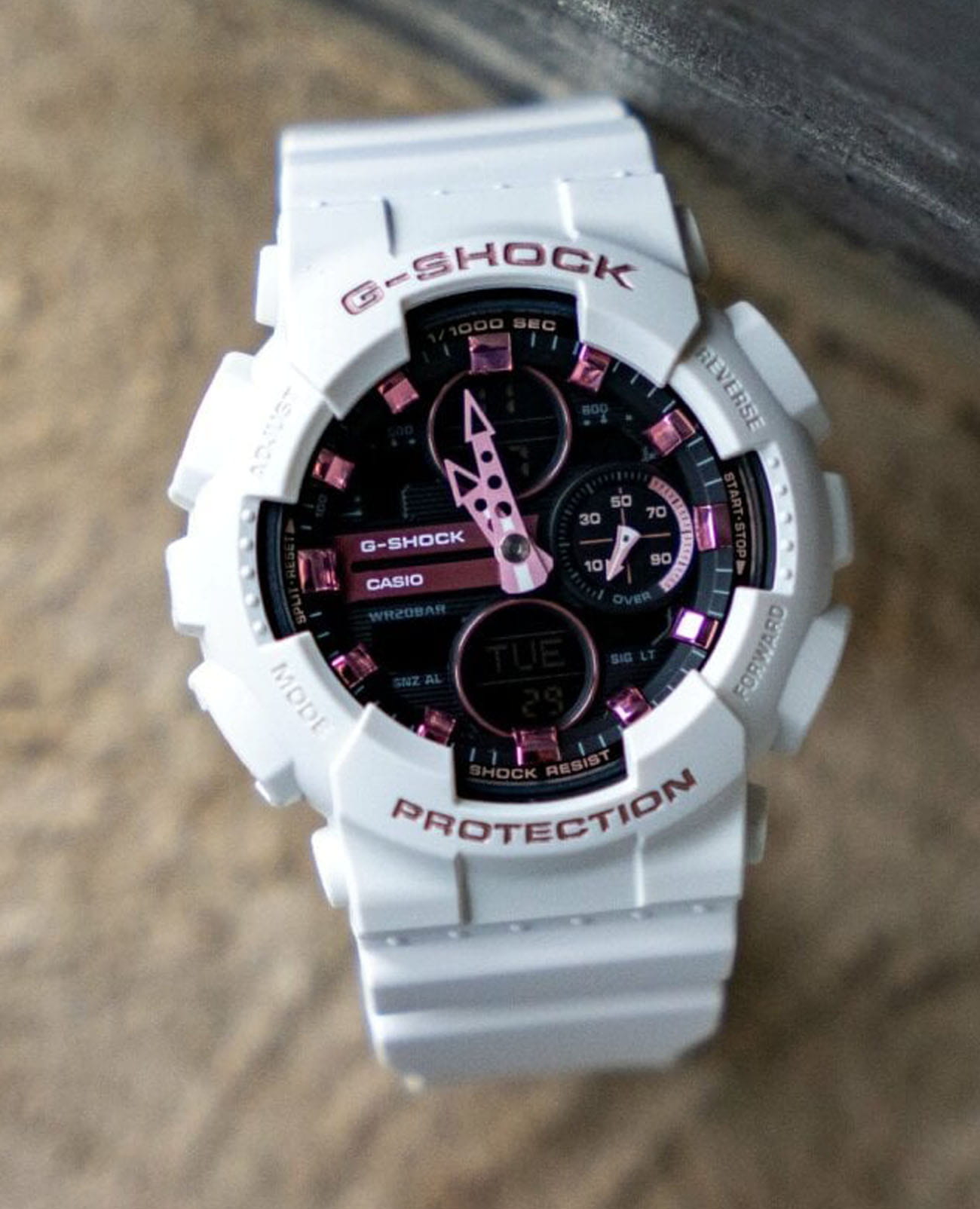 Casio Casio G-Shock GMA-S140M-7A, g-shock япония женские часы на браслете пластик боковой вид