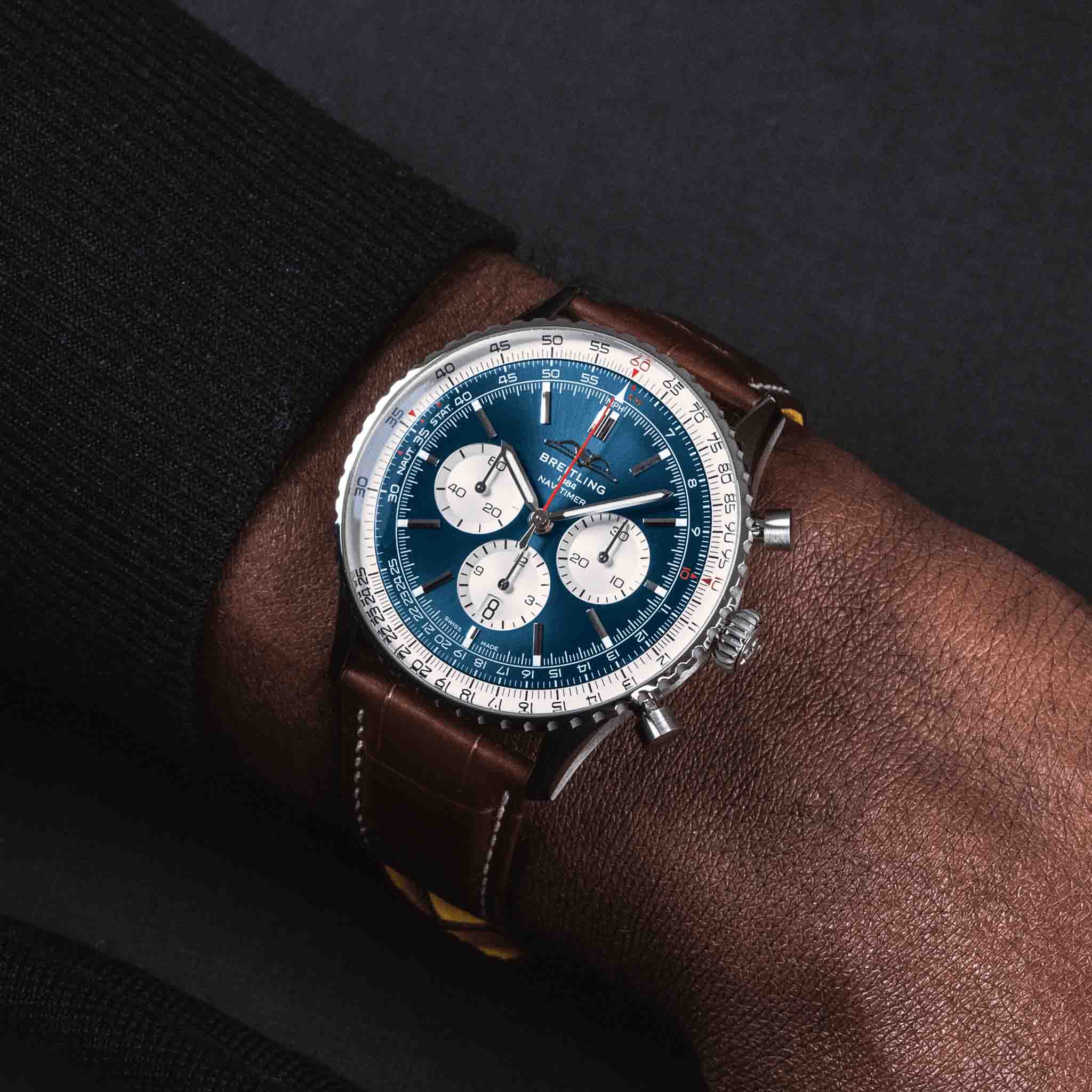 Оригинальные часы Breitling Breitling Navitimer B01 Chronograph 46 AB0137211C1P1 механические калибр механизма мануфактурный механизм breitling caliber b01 общий вид