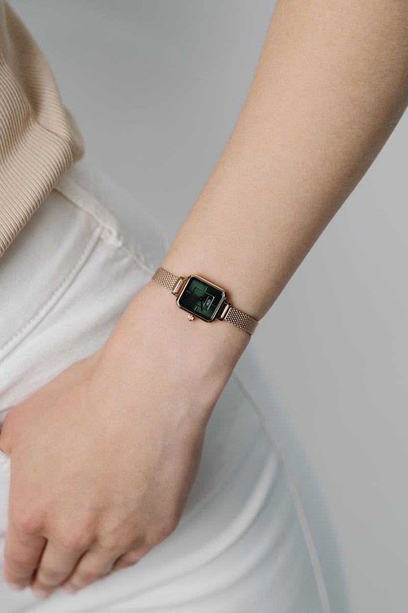 Daniel Wellington DW00100648 женские часы застежка крупным планом