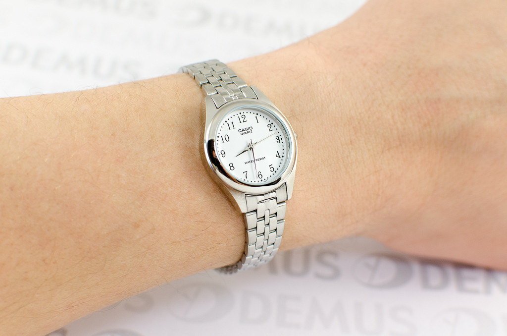 Casio Casio Collection LTP-1129A-7B кварцевые женские часы часы крупный план белый циферблата
