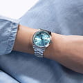 Guess GW0308L4